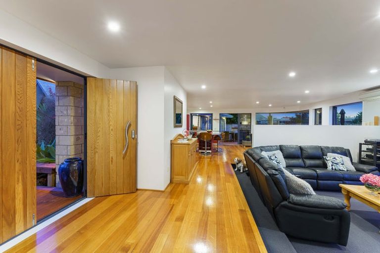 Photo of property in 901 State Highway 1, Te Horo, Otaki, 5581