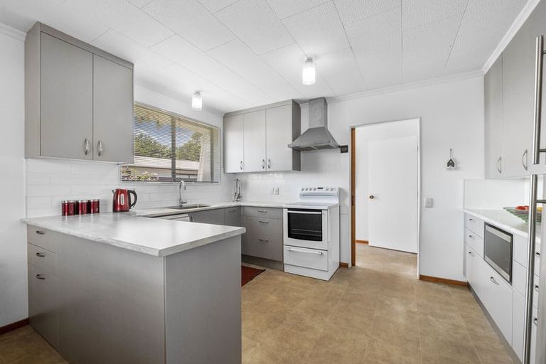 Photo of property in 17 Mace Street, Waitara, 4320