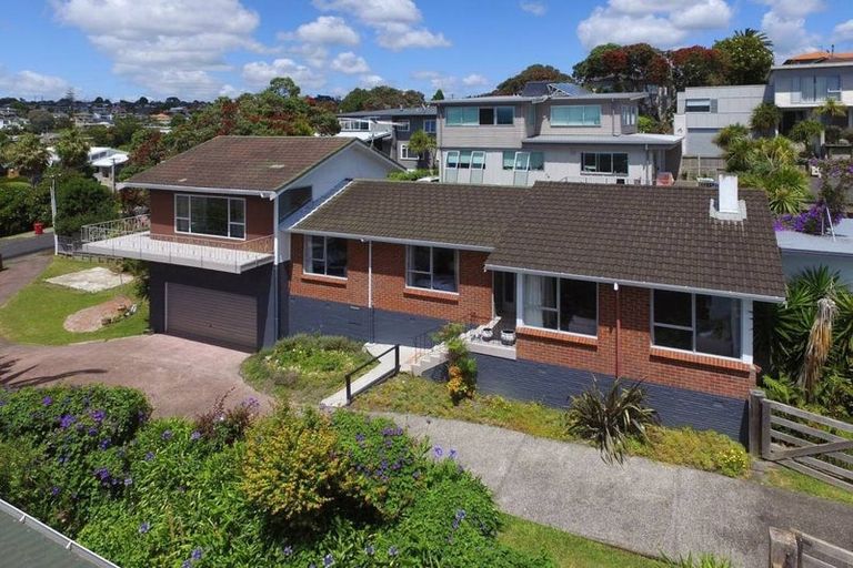 Photo of property in 1/36 Masterton Road, Rothesay Bay, Auckland, 0630