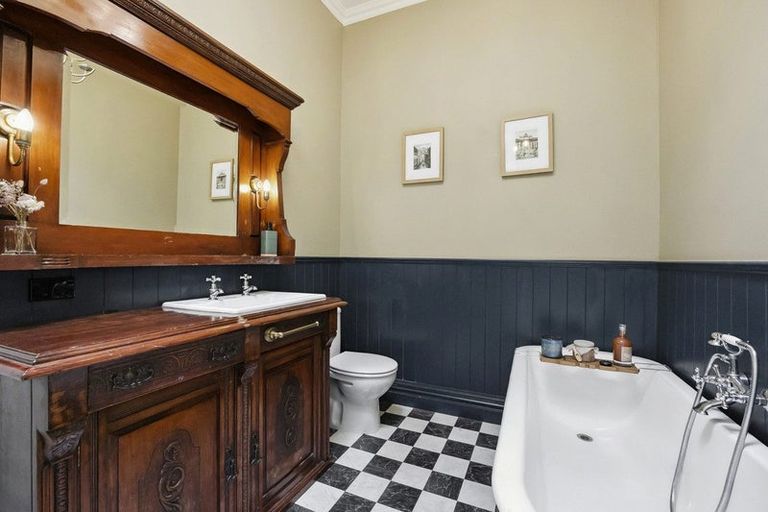 Photo of property in 19 Middleton Road, Kew, Dunedin, 9012