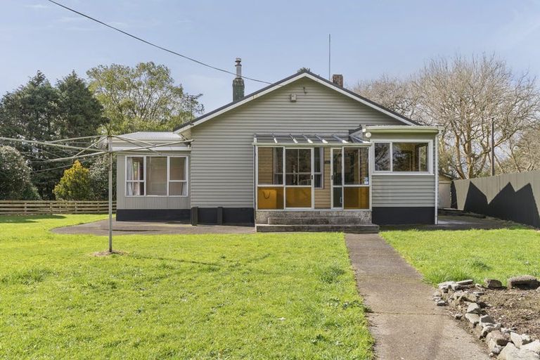 Photo of property in 8 Hydro Road, Burgess Park, New Plymouth, 4371