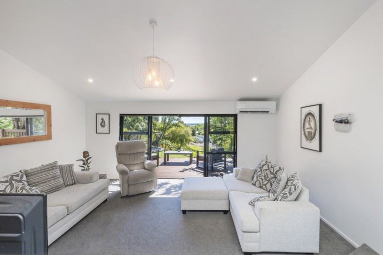 Photo of property in 248 Kauri View Road, Opaheke, Papakura, 2584