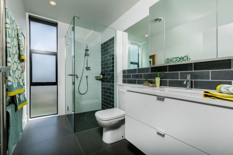 Photo of property in 15 Cochrane Road, Hobsonville, Auckland, 0616