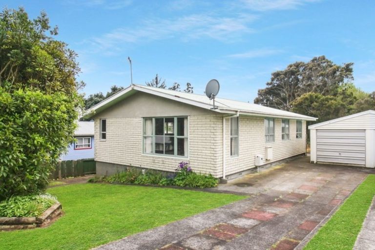 Photo of property in 44 Endeavour Street, Marfell, New Plymouth, 4310