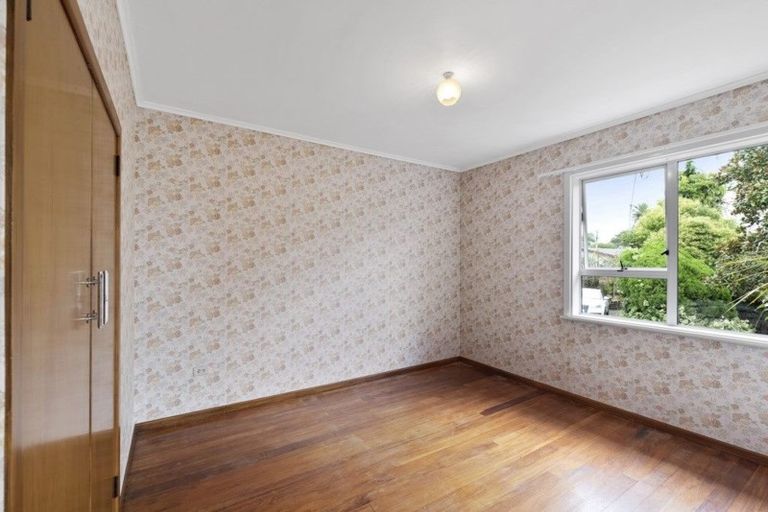 Photo of property in 5a Tirimoana Road, Te Atatu South, Auckland, 0602