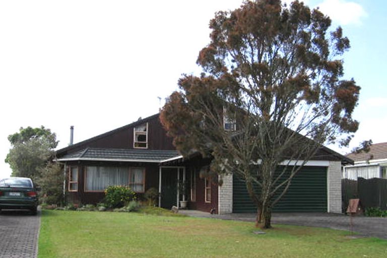 Photo of property in 16 Pakira Avenue, Glendene, Auckland, 0602