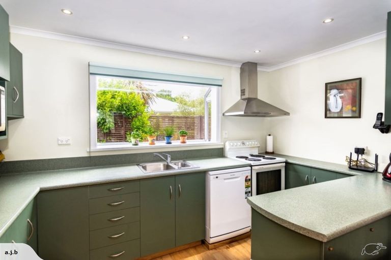 Photo of property in 75 Dunns Avenue, The Pines Beach, 7630