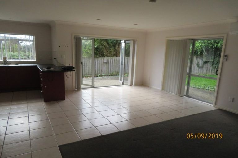 Photo of property in 3a Trelawn Place, Cockle Bay, Auckland, 2014