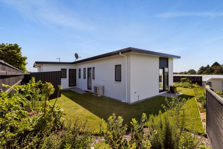 Photo of property in 12 Greenpath Lane, Hurworth, New Plymouth, 4310