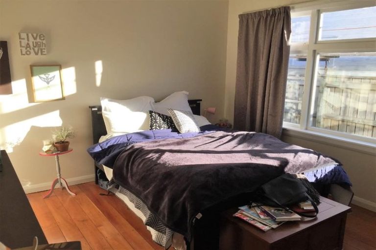 Photo of property in 9 Medway Street, Island Bay, Wellington, 6023