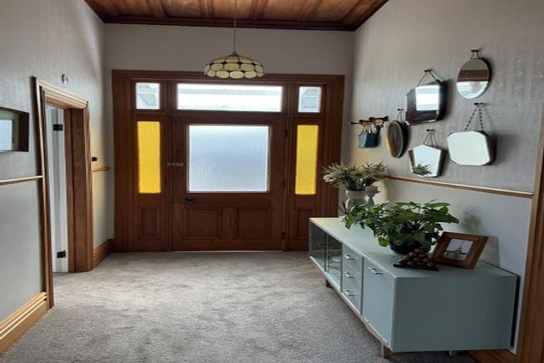 Photo of property in 4 Handley Place, Glen Avon, New Plymouth, 4312