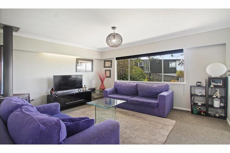 Photo of property in 2/57 Coronation Road, Hillcrest, Auckland, 0627