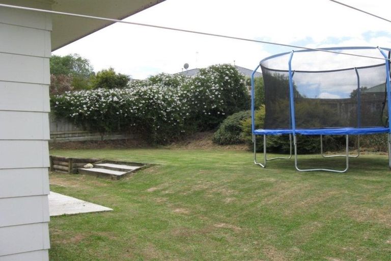 Photo of property in 27 Lydia Place, Kelvin Grove, Palmerston North, 4414