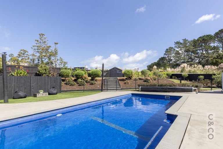 Photo of property in 6 Pheasant Lane, Waimauku, 0812