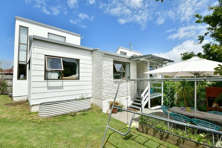 Photo of property in 3 Albert Hall Drive, Red Beach, 0932