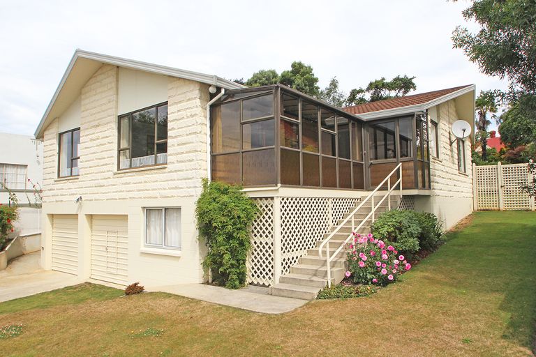 Photo of property in 57 Arun Street, South Hill, Oamaru, 9400