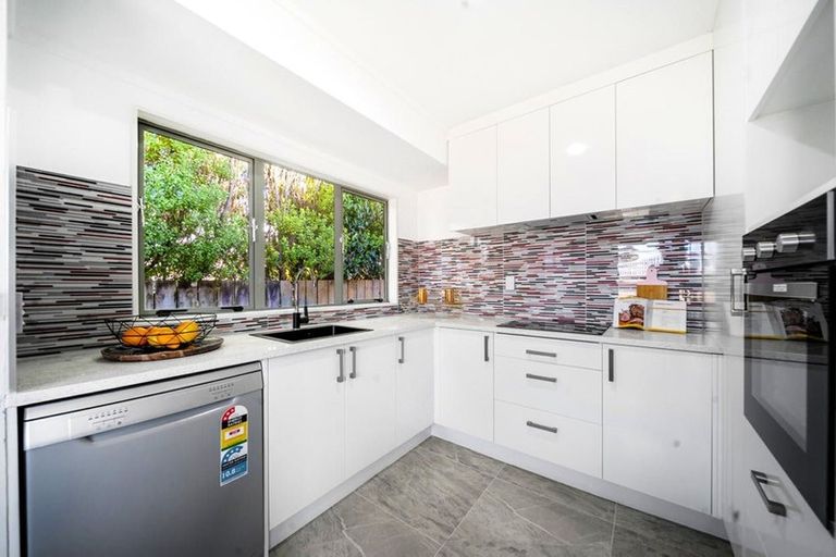 Photo of property in 2/19 Oratu Place, Manurewa, Auckland, 2102