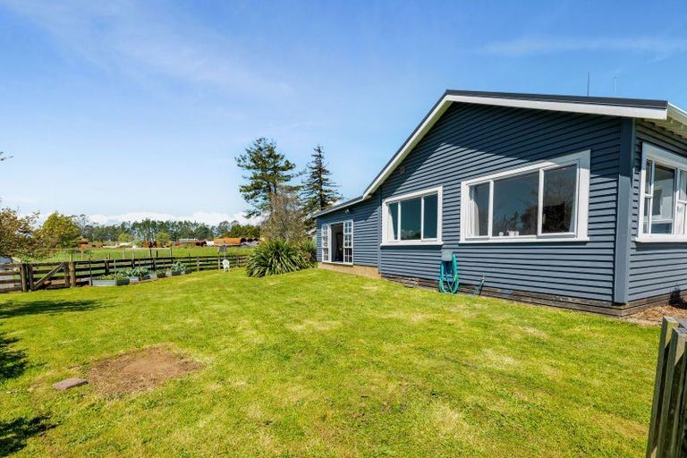 Photo of property in 1233 Egmont Road, Egmont Village, New Plymouth, 4372