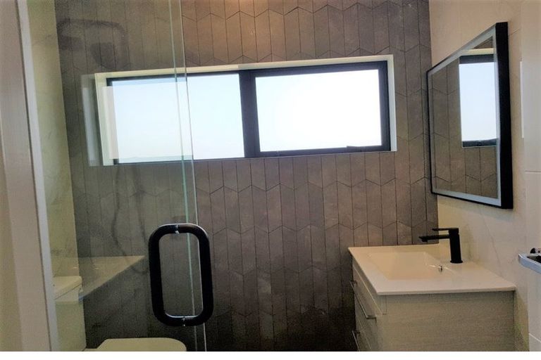 Photo of property in 1 Opaoa Way, Aotea, Porirua, 5024