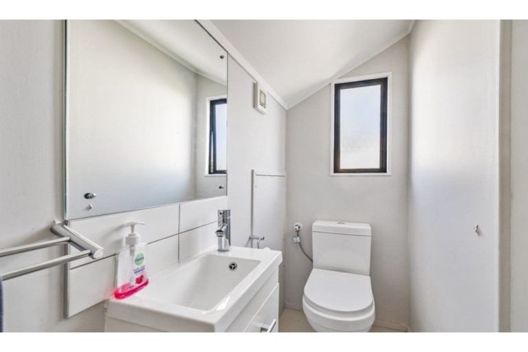 Photo of property in 2/211 Weymouth Road, Manurewa, Auckland, 2102