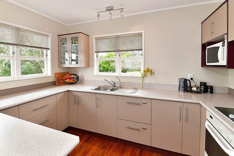 Photo of property in 12 Nelson Street, Helensville, 0800