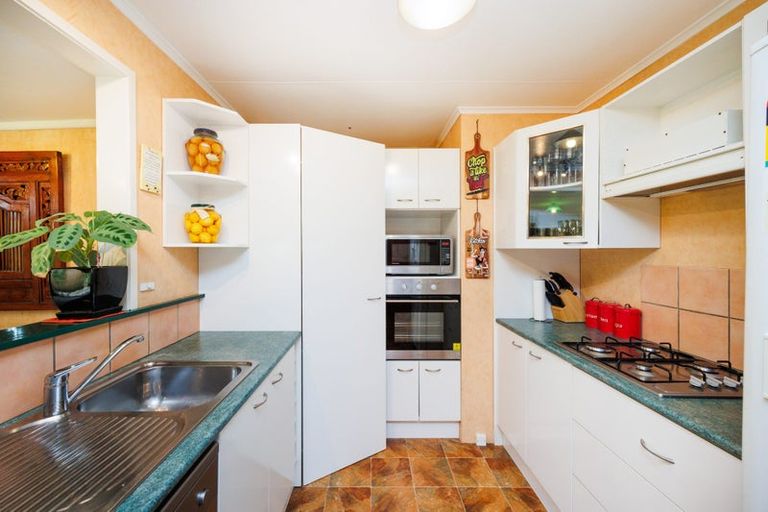 Photo of property in 17 Tilbury Avenue, Hokowhitu, Palmerston North, 4410