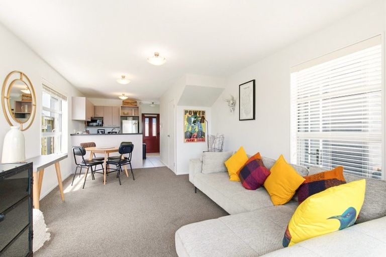 Photo of property in 5/14f Tireti Road, Titahi Bay, Porirua, 5022
