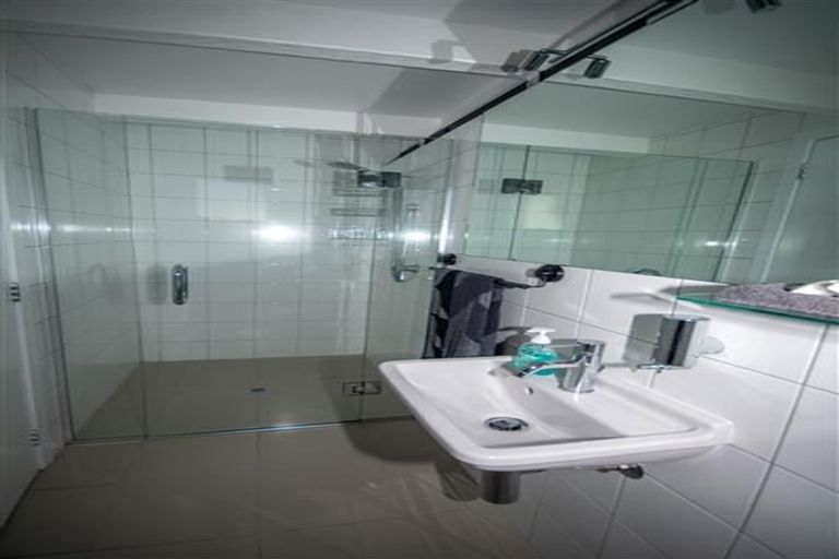 Photo of property in 4/63 Lake Road, Devonport, Auckland, 0624