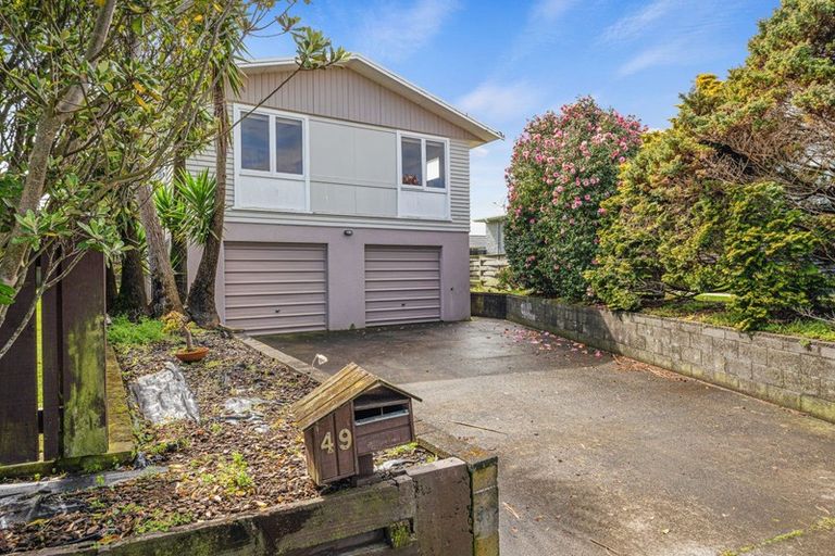 Photo of property in 49 Nevada Drive, Merrilands, New Plymouth, 4312