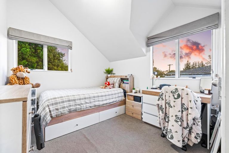 Photo of property in 305 Royal Road, Massey, Auckland, 0614