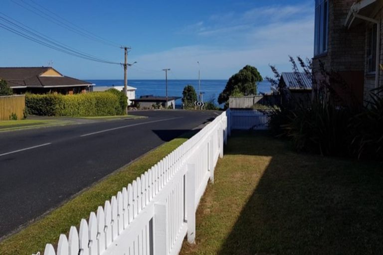 Photo of property in 3 Dixon Street, Oakura, 4314