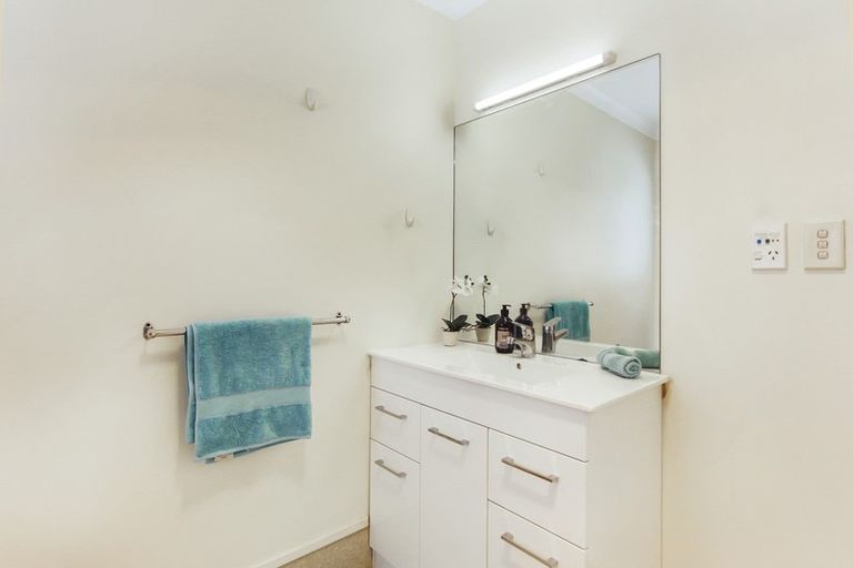 Photo of property in 3/66 Kawaha Point Road, Kawaha Point, Rotorua, 3010