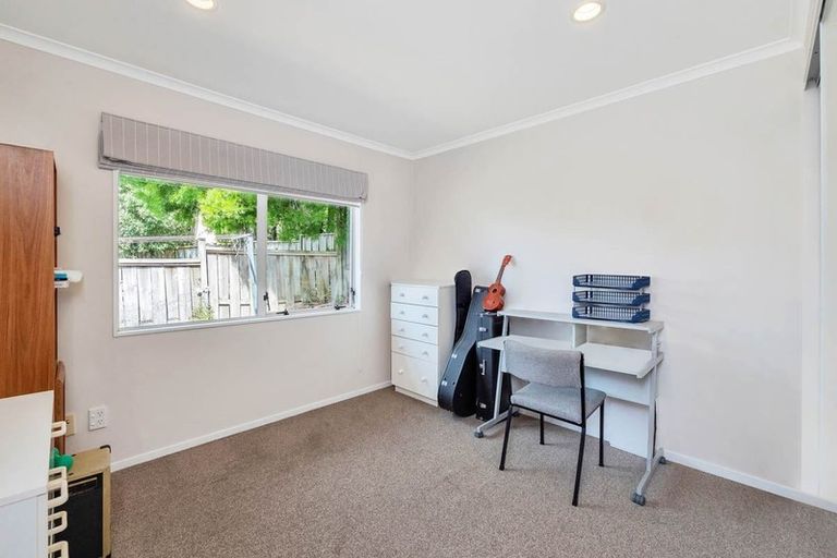Photo of property in 9 Phoebe Meikle Place, Torbay, Auckland, 0630
