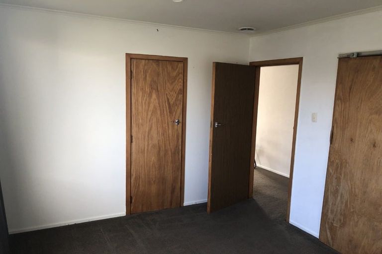 Photo of property in 12 Riversdale Drive, Merrilands, New Plymouth, 4312