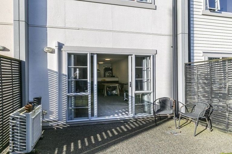 Photo of property in Monterey Apartments, 3/232 Middleton Road, Glenside, Wellington, 6037