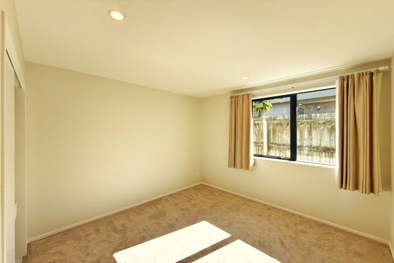 Photo of property in 94 West Harbour Drive, West Harbour, Auckland, 0618