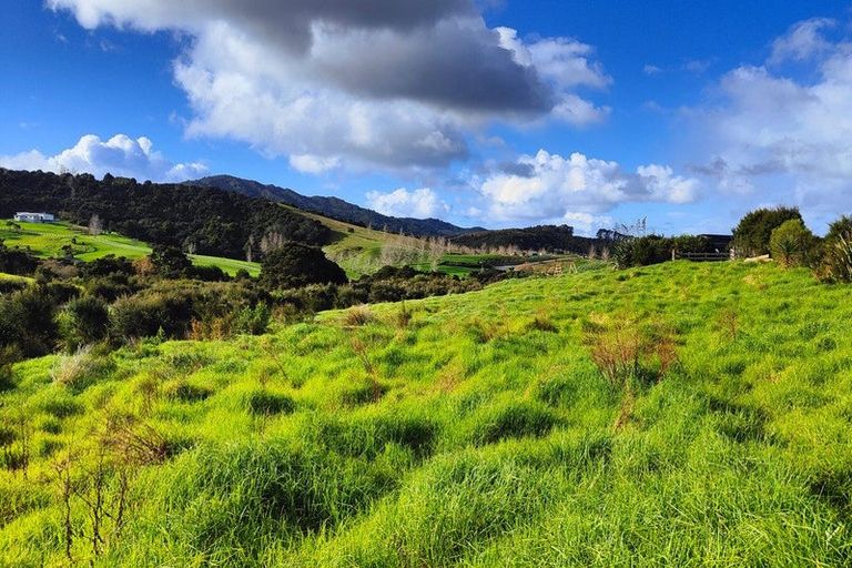 Photo of property in 14 Pa Hill Lane, Mangawhai, 0573