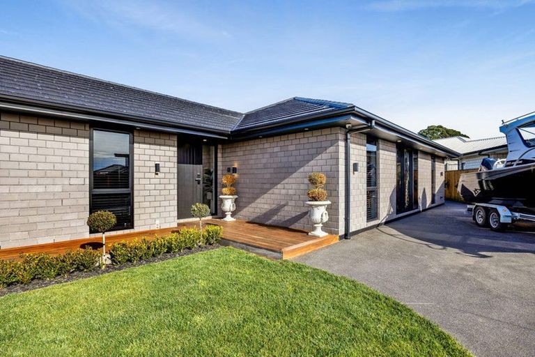 Photo of property in 11 Rua Place, Bell Block, New Plymouth, 4312