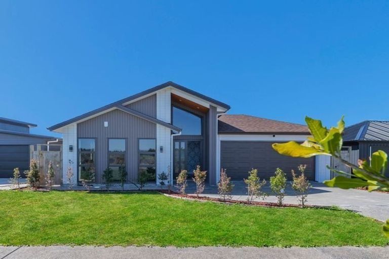 Photo of property in 55 Clarks Beach Road, Clarks Beach, 2122