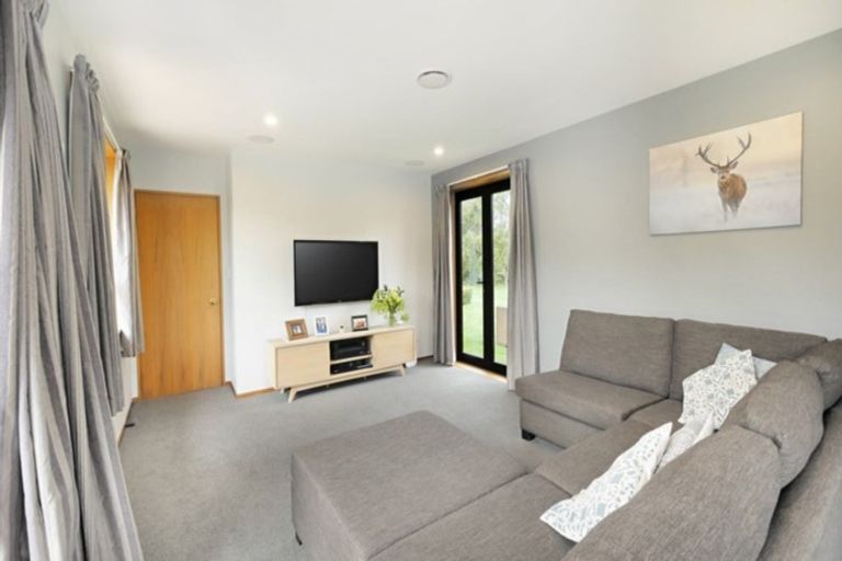 Photo of property in 12 Dawn Place, Kirwee, Darfield, 7571