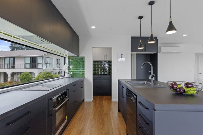 Photo of property in 17 Brigid Place, Mount Pleasant, Christchurch, 8081