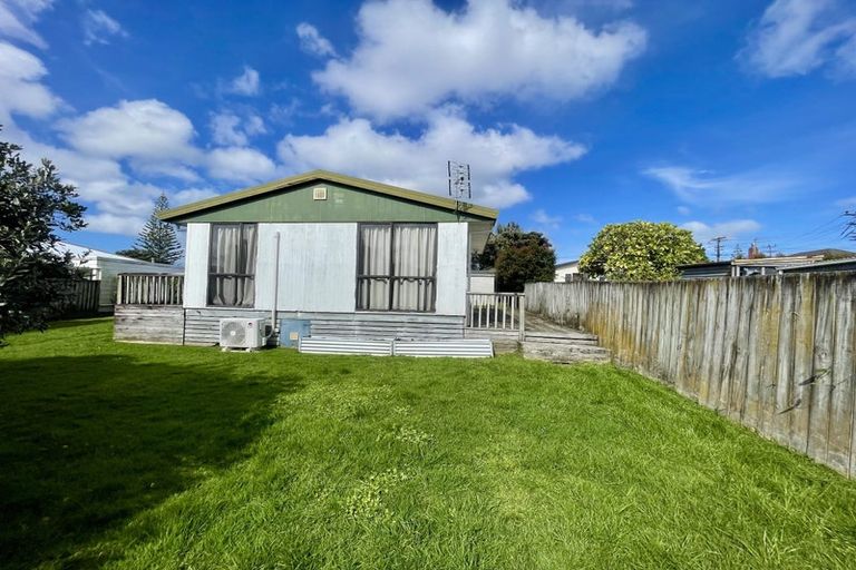 Photo of property in 2/84 Lynwood Road, New Lynn, Auckland, 0600