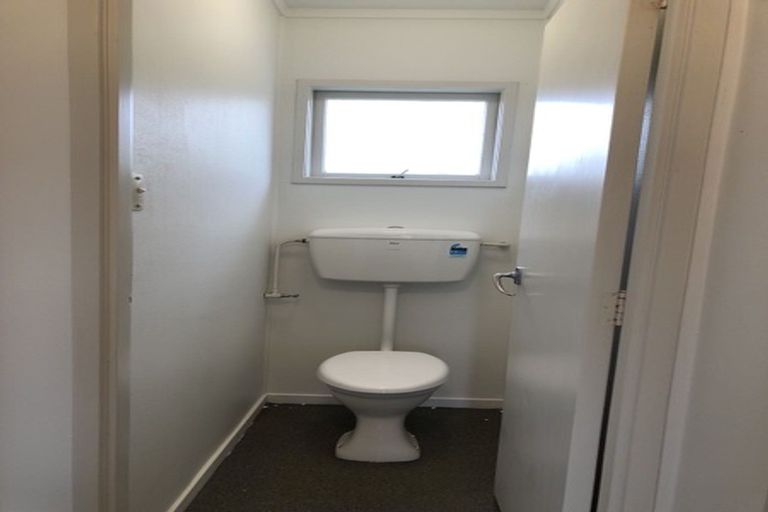 Photo of property in 21a View Road, Henderson, Auckland, 0612