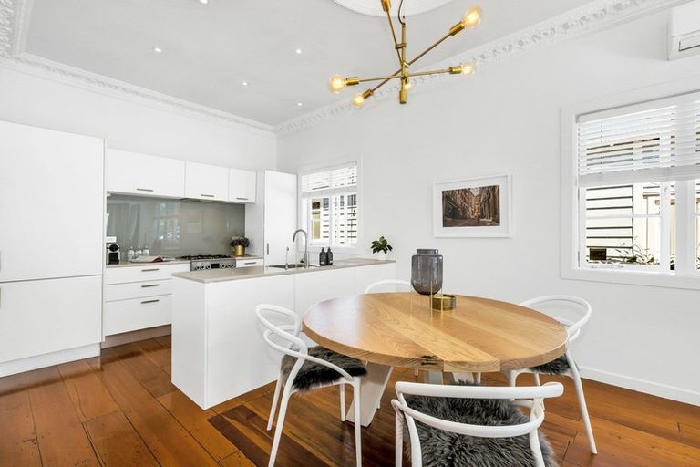 Photo of property in 14 Formby Avenue, Point Chevalier, Auckland, 1022