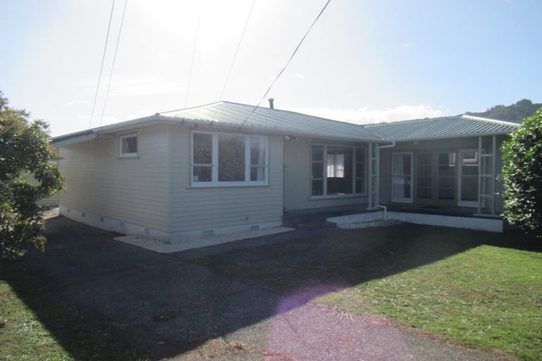 Photo of property in 13 Charles Street, Clouston Park, Upper Hutt, 5018