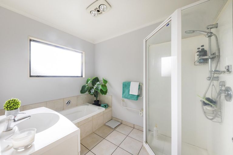 Photo of property in 35 Dahlstrom Grove, Kelvin Grove, Palmerston North, 4414