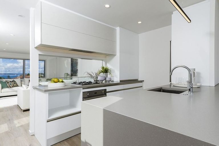 Photo of property in 1/465a Beach Road, Murrays Bay, Auckland, 0630