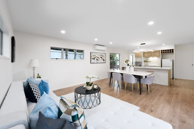 Photo of property in 8 Roy Maloney Drive, Henderson, Auckland, 0612