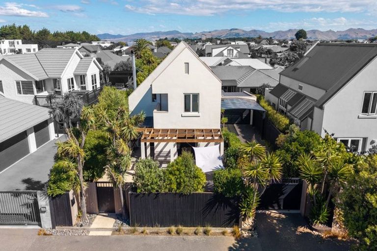 Photo of property in 2 Stout Street, Waimairi Beach, Christchurch, 8083