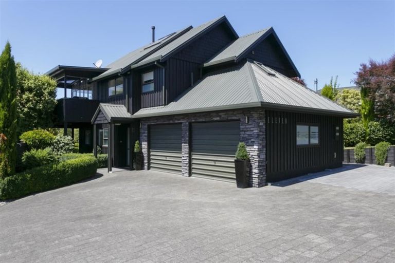 Photo of property in 2/11 Krissell Place, Acacia Bay, Taupo, 3330